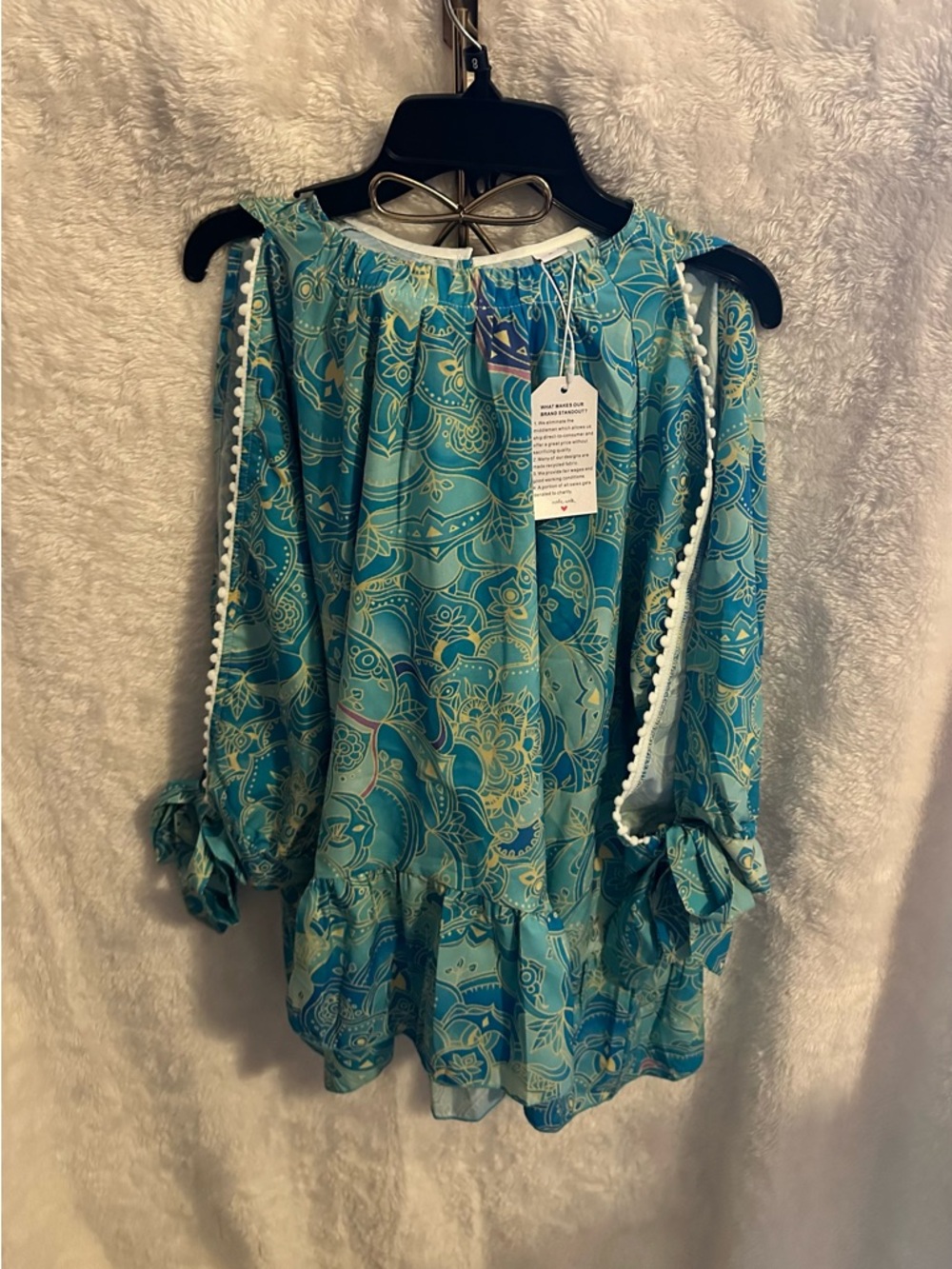 Cold-Shoulder Floral Print Blouse in Teal